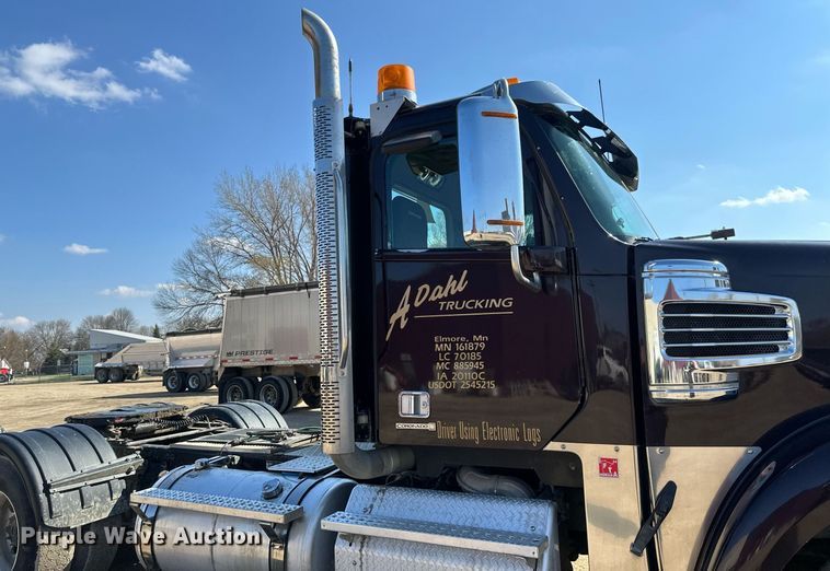 image for item EA2392 2014 Freightliner Coronado SD 122 semi truck