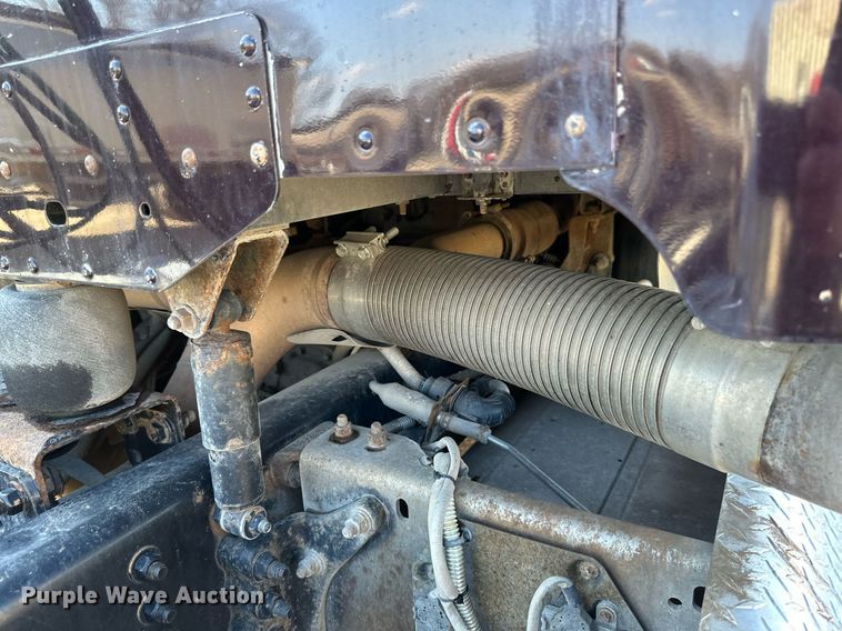 image for item EA2392 2014 Freightliner Coronado SD 122 semi truck