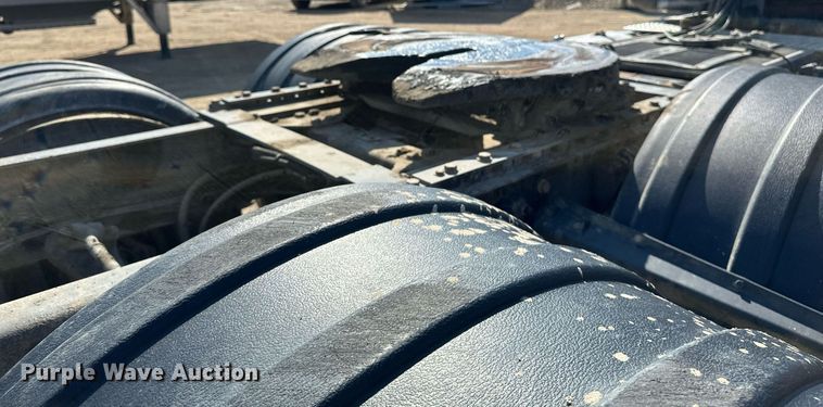 image for item EA2392 2014 Freightliner Coronado SD 122 semi truck