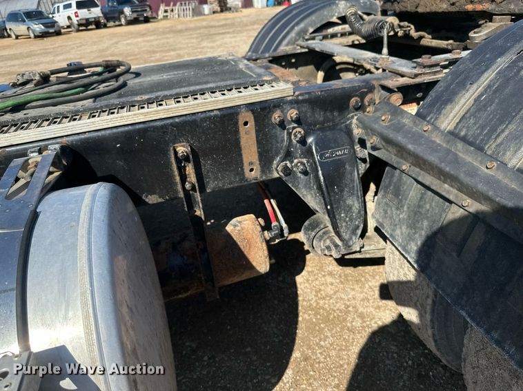 image for item EA2392 2014 Freightliner Coronado SD 122 semi truck