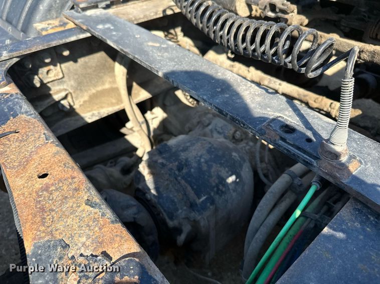 image for item EA2392 2014 Freightliner Coronado SD 122 semi truck