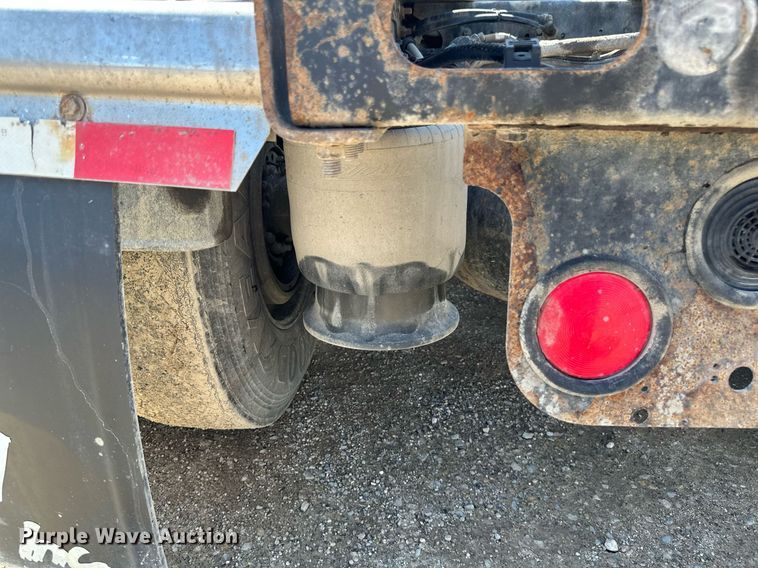 image for item EA2392 2014 Freightliner Coronado SD 122 semi truck