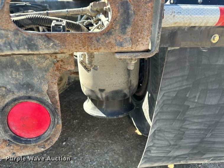 image for item EA2392 2014 Freightliner Coronado SD 122 semi truck