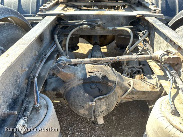 image for item EA2392 2014 Freightliner Coronado SD 122 semi truck