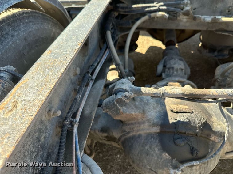 image for item EA2392 2014 Freightliner Coronado SD 122 semi truck