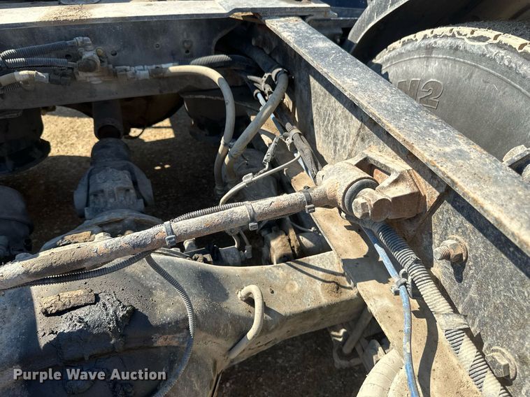 image for item EA2392 2014 Freightliner Coronado SD 122 semi truck