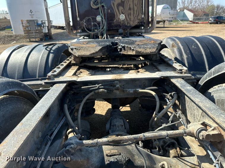 image for item EA2392 2014 Freightliner Coronado SD 122 semi truck