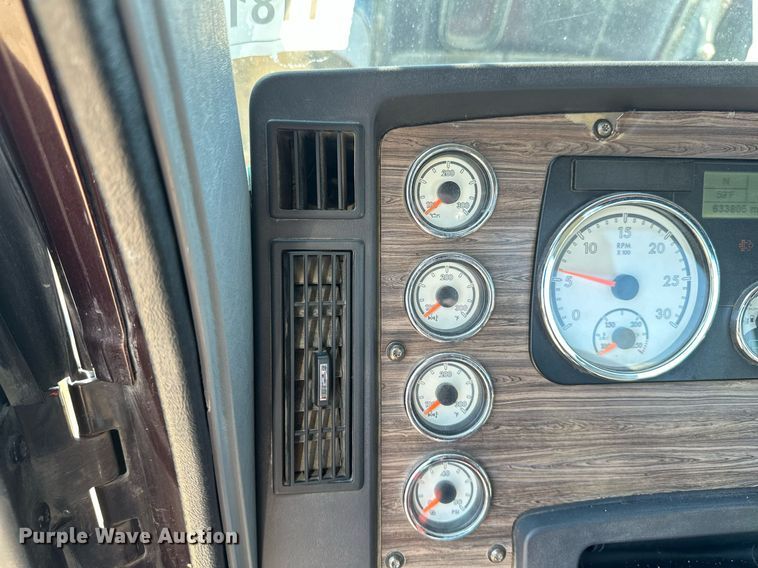 image for item EA2392 2014 Freightliner Coronado SD 122 semi truck