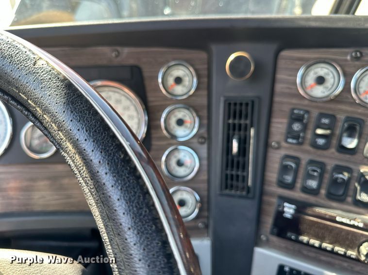 image for item EA2392 2014 Freightliner Coronado SD 122 semi truck