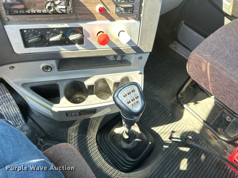 image for item EA2392 2014 Freightliner Coronado SD 122 semi truck