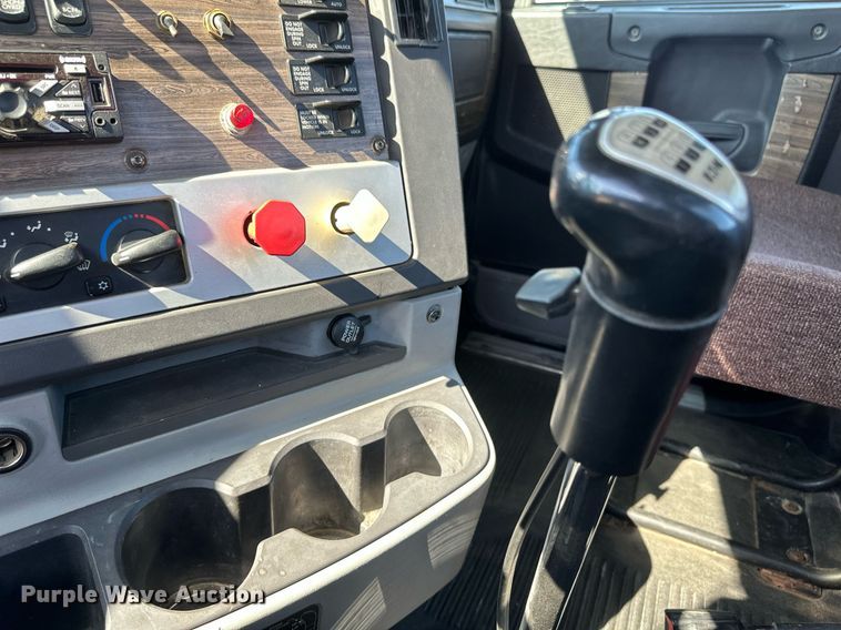 image for item EA2392 2014 Freightliner Coronado SD 122 semi truck