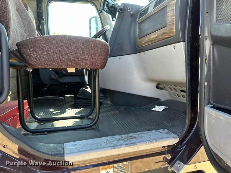 image for item EA2392 2014 Freightliner Coronado SD 122 semi truck