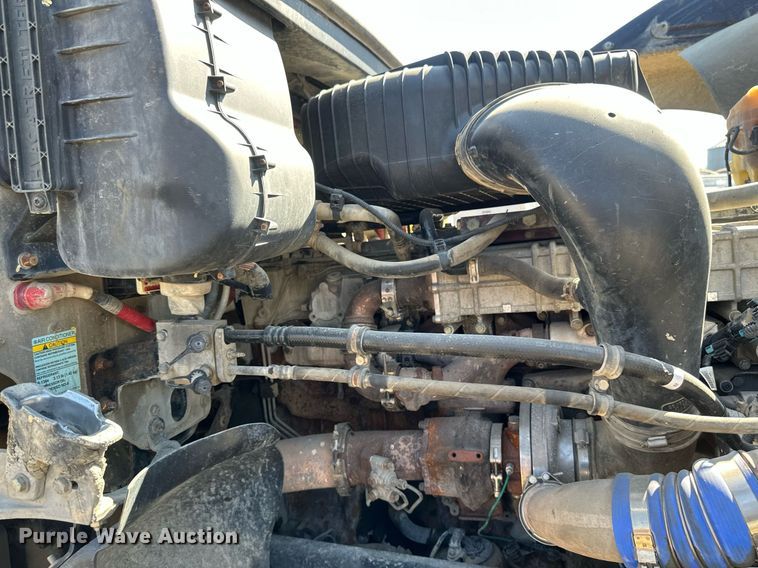 image for item EA2392 2014 Freightliner Coronado SD 122 semi truck