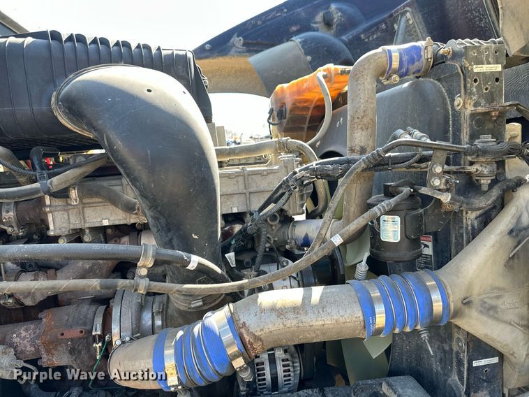 image for item EA2392 2014 Freightliner Coronado SD 122 semi truck