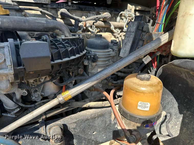 image for item EA2392 2014 Freightliner Coronado SD 122 semi truck