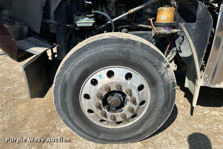 image for item EA2392 2014 Freightliner Coronado SD 122 semi truck