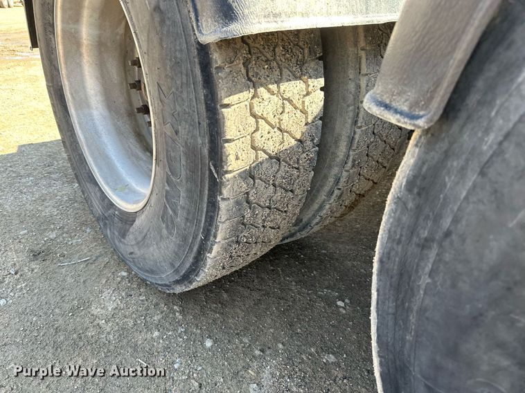 image for item EA2392 2014 Freightliner Coronado SD 122 semi truck