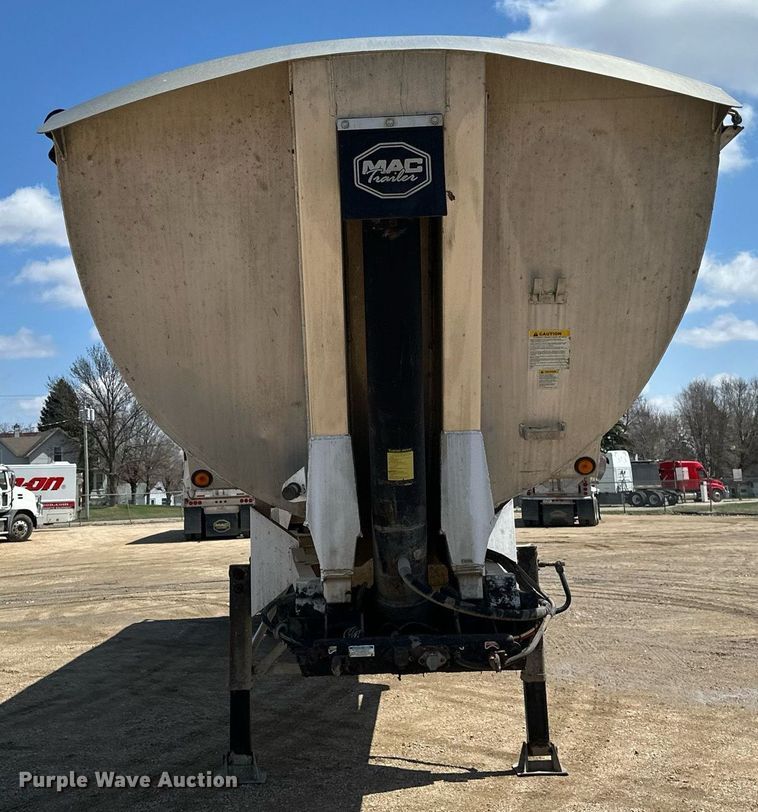 image for item EA2393 2010 Mac Trailer end dump trailer