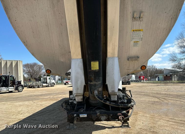 image for item EA2393 2010 Mac Trailer end dump trailer