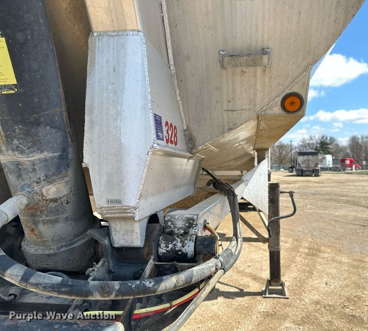 image for item EA2393 2010 Mac Trailer end dump trailer