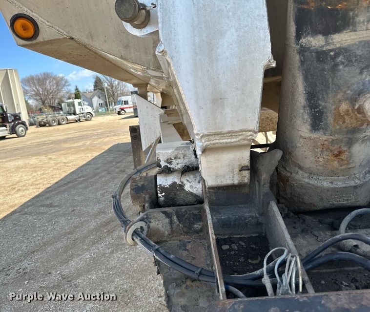 image for item EA2393 2010 Mac Trailer end dump trailer