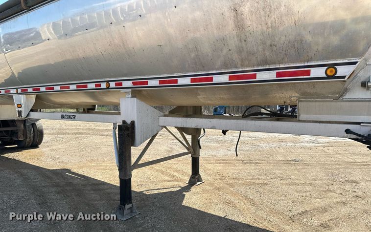 image for item EA2393 2010 Mac Trailer end dump trailer