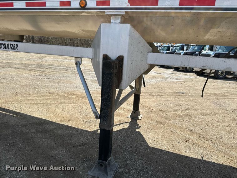 image for item EA2393 2010 Mac Trailer end dump trailer