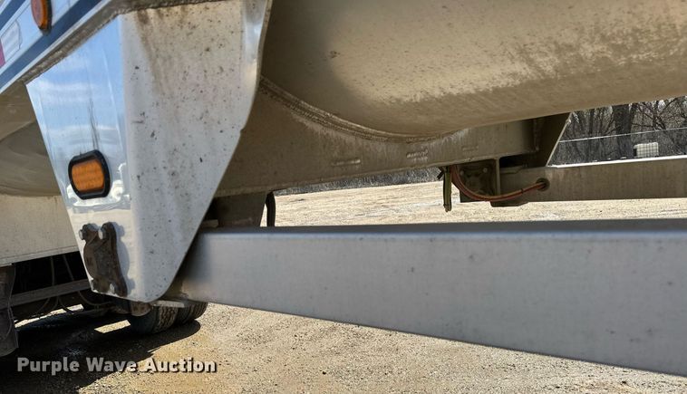 image for item EA2393 2010 Mac Trailer end dump trailer