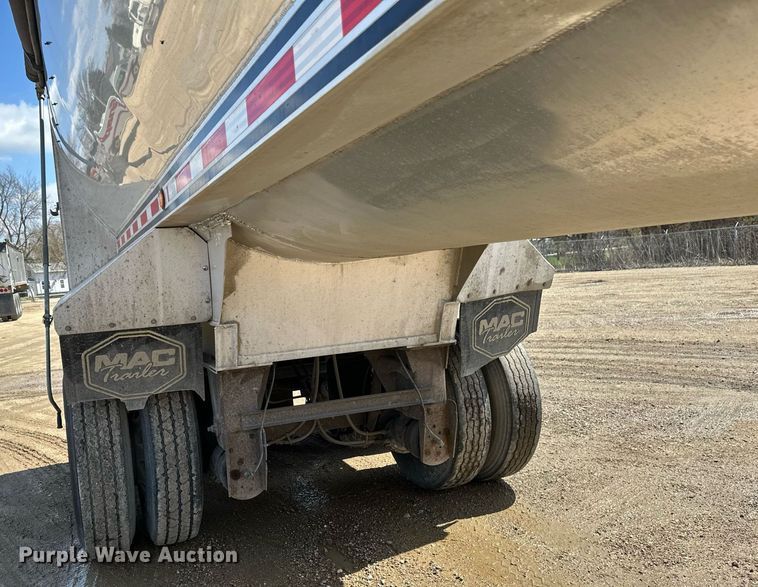 image for item EA2393 2010 Mac Trailer end dump trailer