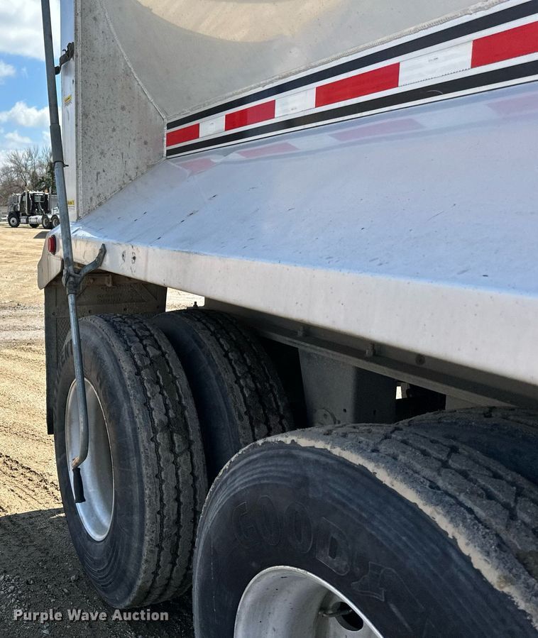 image for item EA2393 2010 Mac Trailer end dump trailer