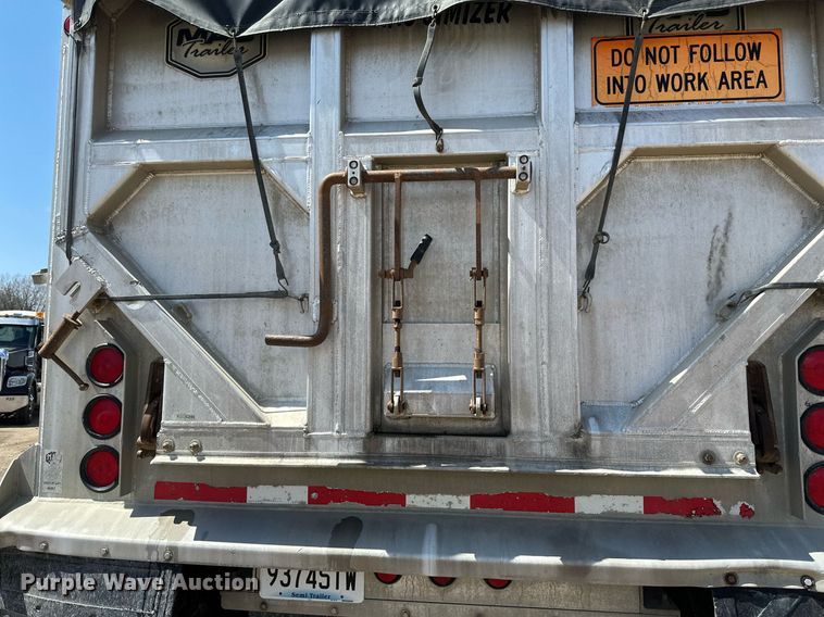 image for item EA2393 2010 Mac Trailer end dump trailer