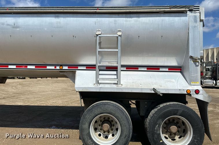 image for item EA2393 2010 Mac Trailer end dump trailer