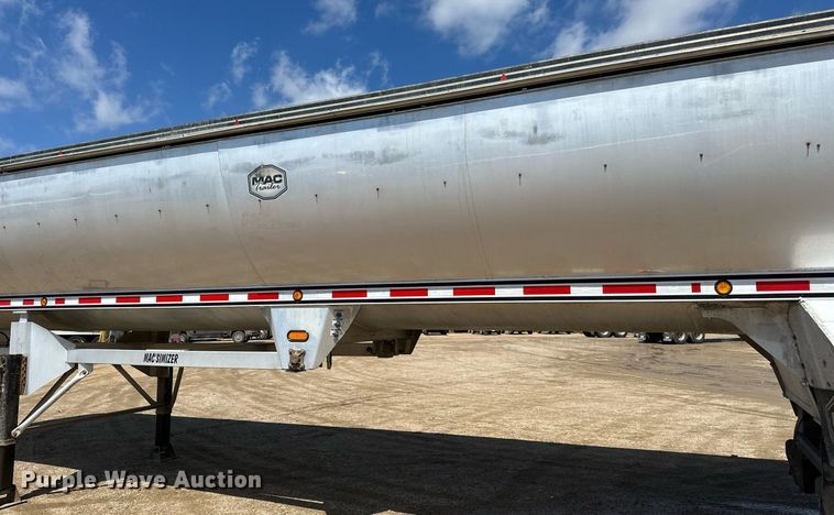 image for item EA2393 2010 Mac Trailer end dump trailer