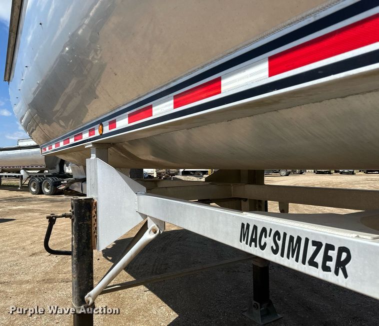 image for item EA2393 2010 Mac Trailer end dump trailer