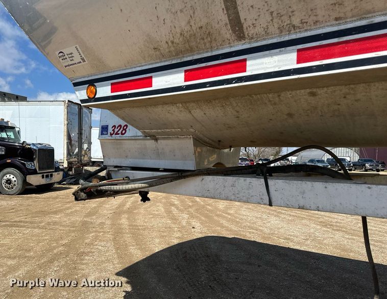 image for item EA2393 2010 Mac Trailer end dump trailer