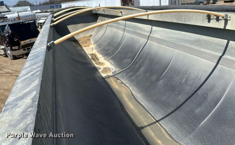 image for item EA2393 2010 Mac Trailer end dump trailer