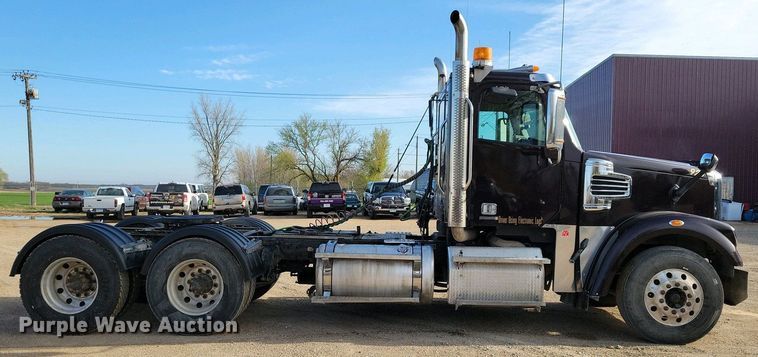 image for item EA2394 2014 Freightliner Coronado semi truck