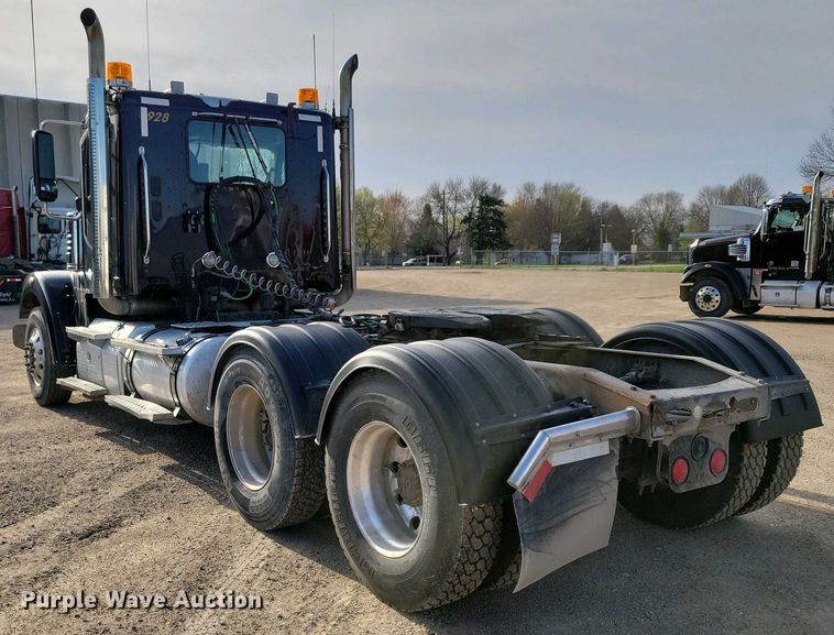 image for item EA2394 2014 Freightliner Coronado semi truck