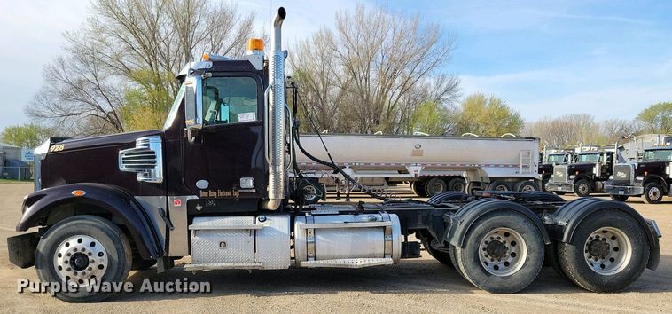 image for item EA2394 2014 Freightliner Coronado semi truck