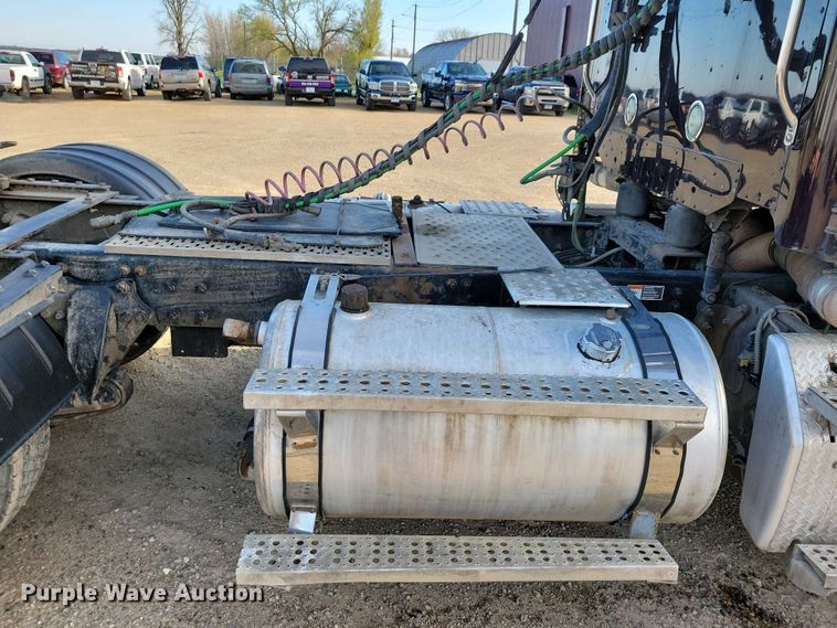 image for item EA2394 2014 Freightliner Coronado semi truck