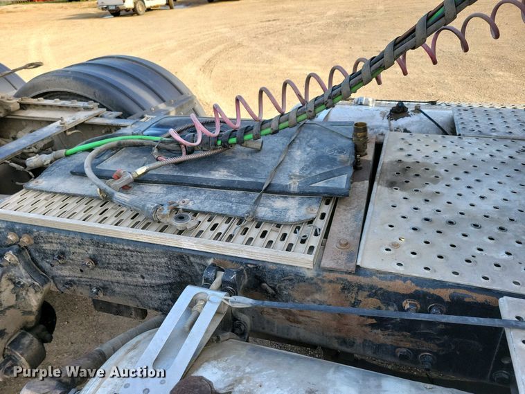 image for item EA2394 2014 Freightliner Coronado semi truck