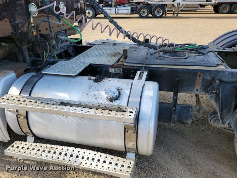 image for item EA2394 2014 Freightliner Coronado semi truck