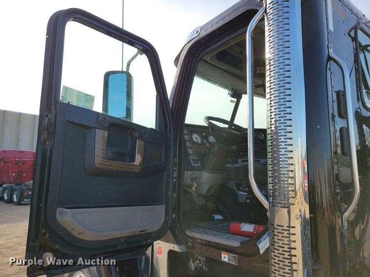 image for item EA2394 2014 Freightliner Coronado semi truck