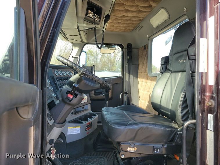 image for item EA2394 2014 Freightliner Coronado semi truck