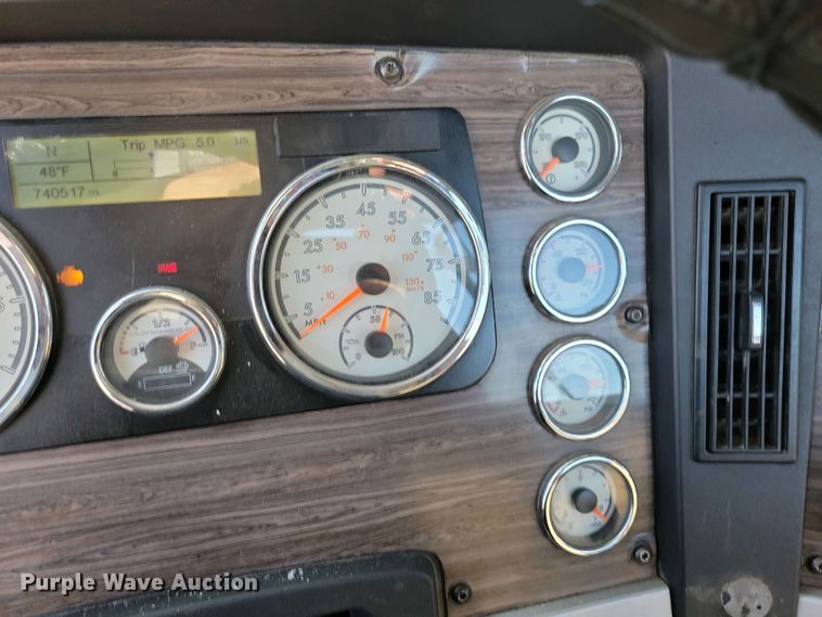 image for item EA2394 2014 Freightliner Coronado semi truck