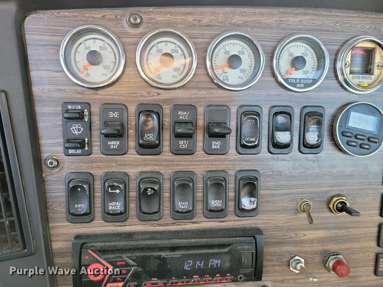 image for item EA2394 2014 Freightliner Coronado semi truck