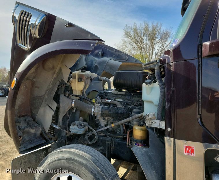 image for item EA2394 2014 Freightliner Coronado semi truck