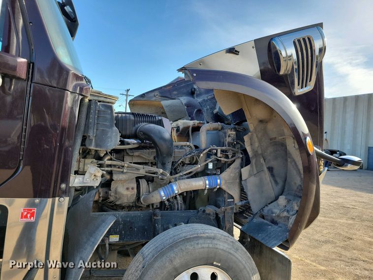 image for item EA2394 2014 Freightliner Coronado semi truck