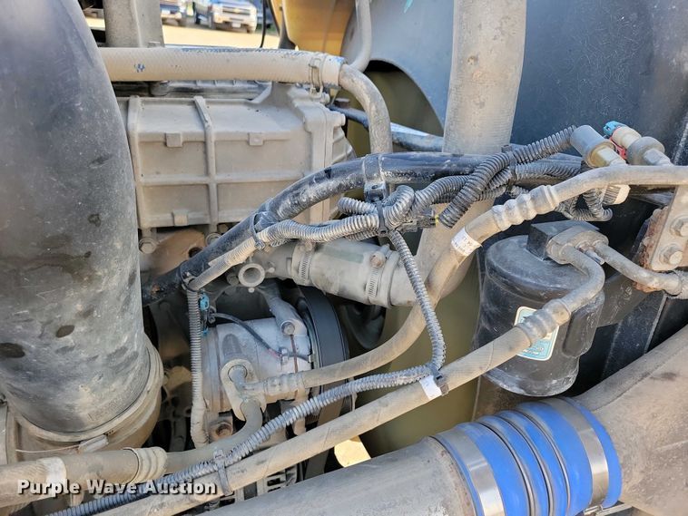 image for item EA2394 2014 Freightliner Coronado semi truck