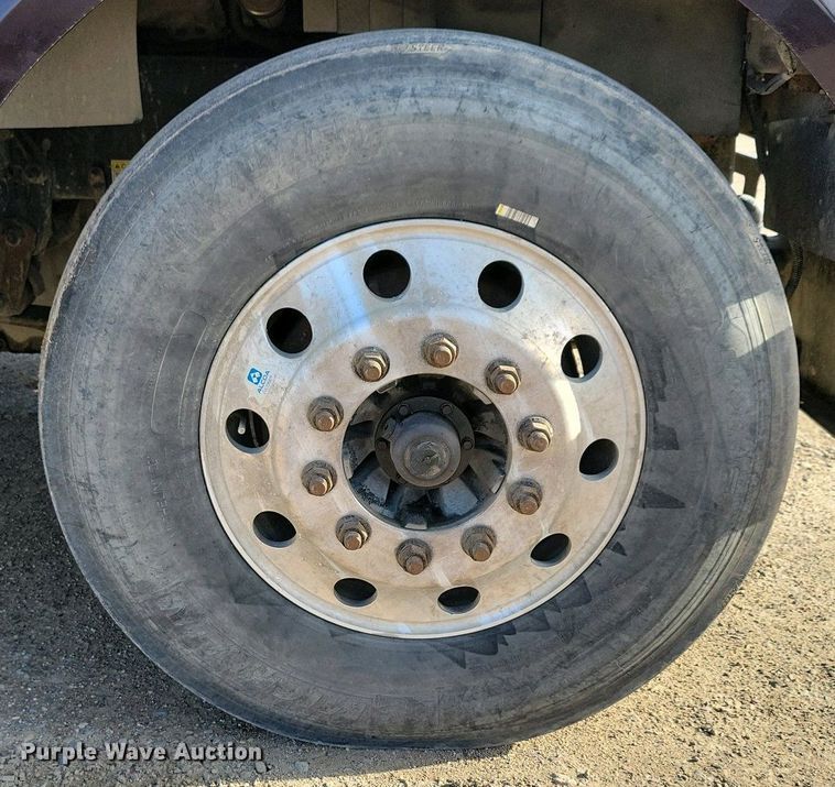 image for item EA2394 2014 Freightliner Coronado semi truck